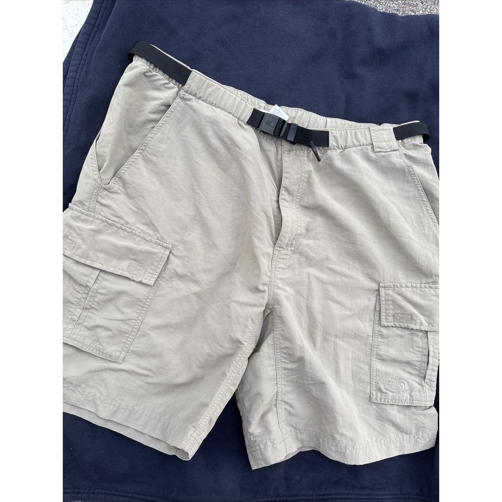 The North Face Men's Khaki Beige Cargo Shorts Quick Dry Belted Trunks